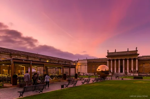 Frühstücksbuffet in den Vatikanischen Museen vor dem Früheinlass