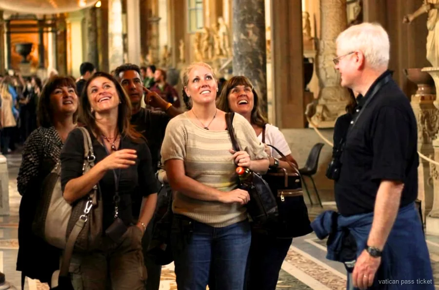 Petit groupe guidé à l'intérieur des galeries des Musées du Vatican